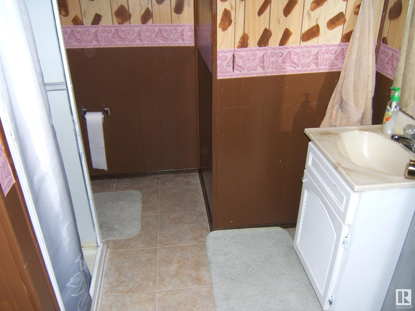 Photo 6 of 5102 52 St, Willingdon AB