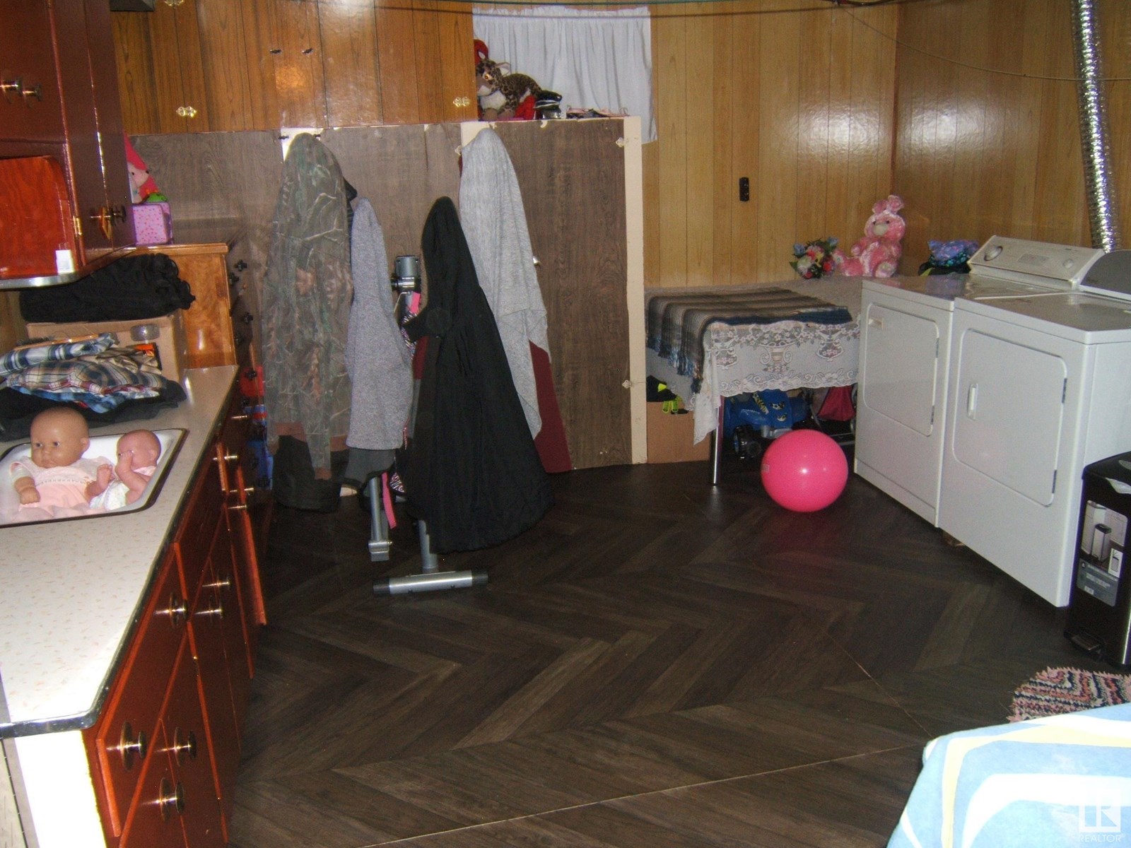 Photo 8 of 5102 52 St, Willingdon AB