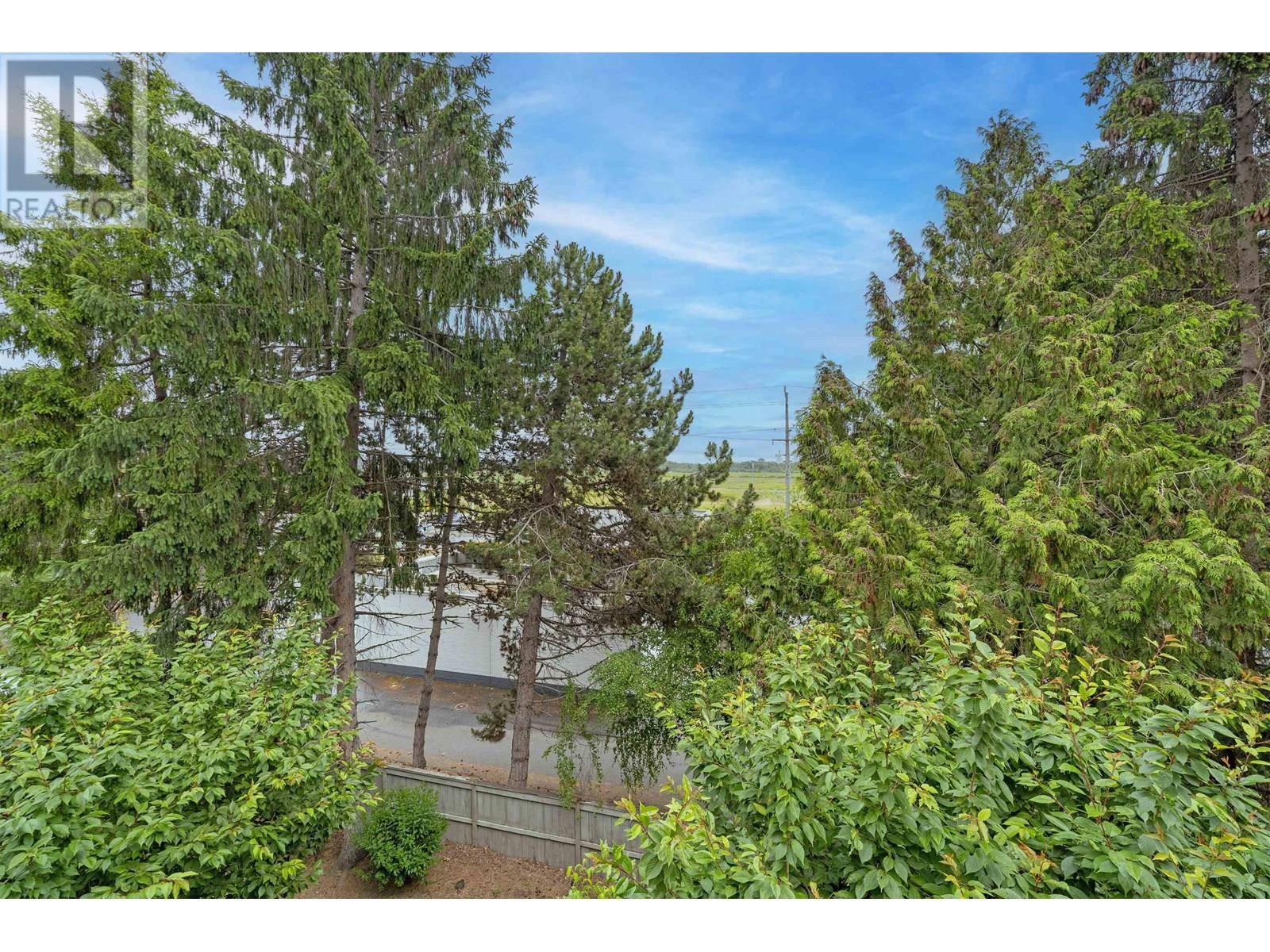 Photo 10 of 305 5488 Arcadia Road, Richmond BC