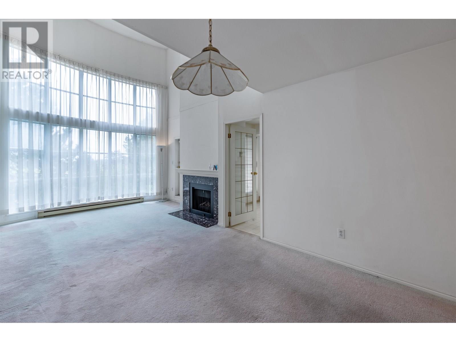 Photo 6 of 305 5488 Arcadia Road, Richmond BC