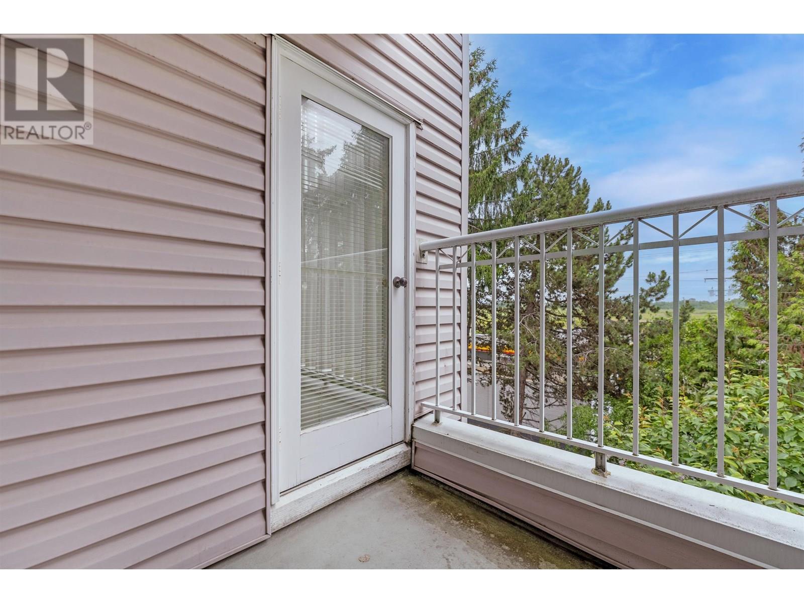 Photo 23 of 305 5488 Arcadia Road, Richmond BC
