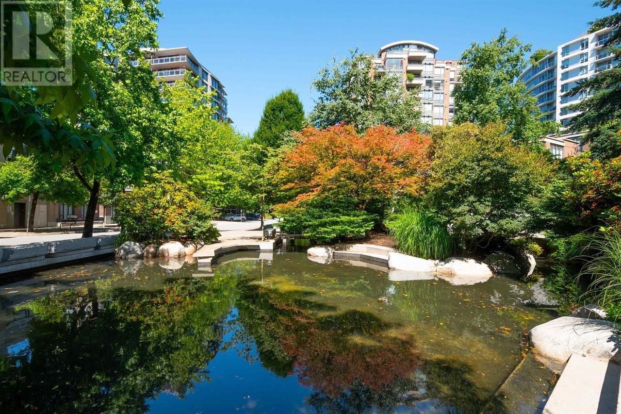 Photo 2 of 408 170 W 1st Street, North Vancouver BC