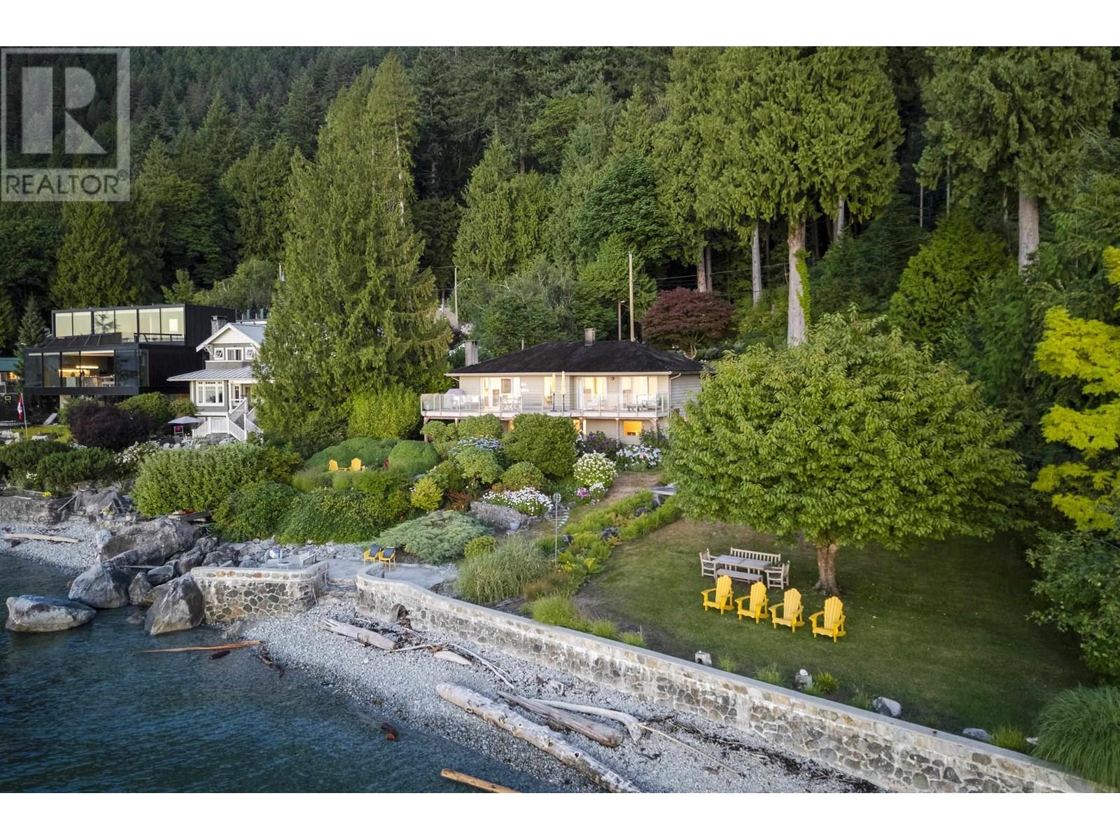 8665 LAWRENCE WAY, West Vancouver