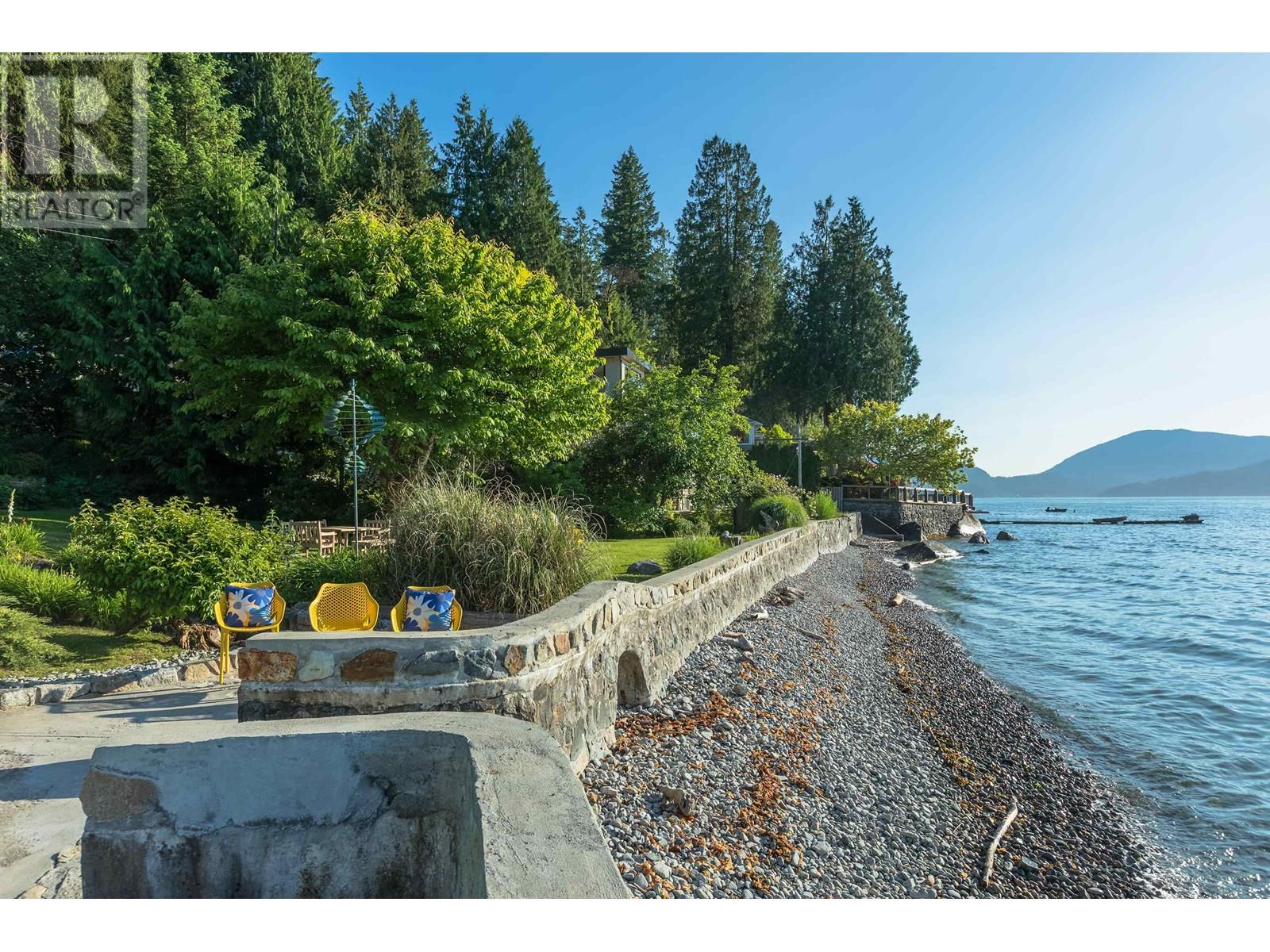 8665 LAWRENCE WAY, West Vancouver