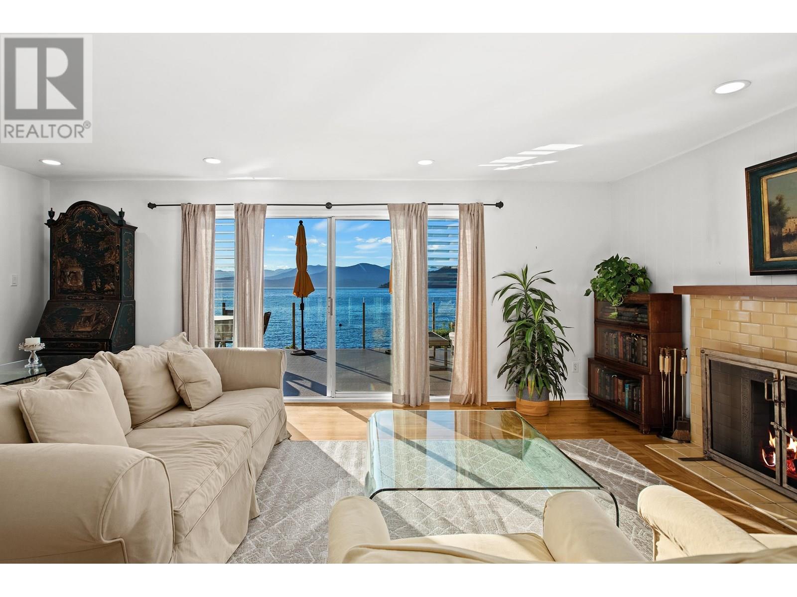 8665 LAWRENCE WAY, West Vancouver