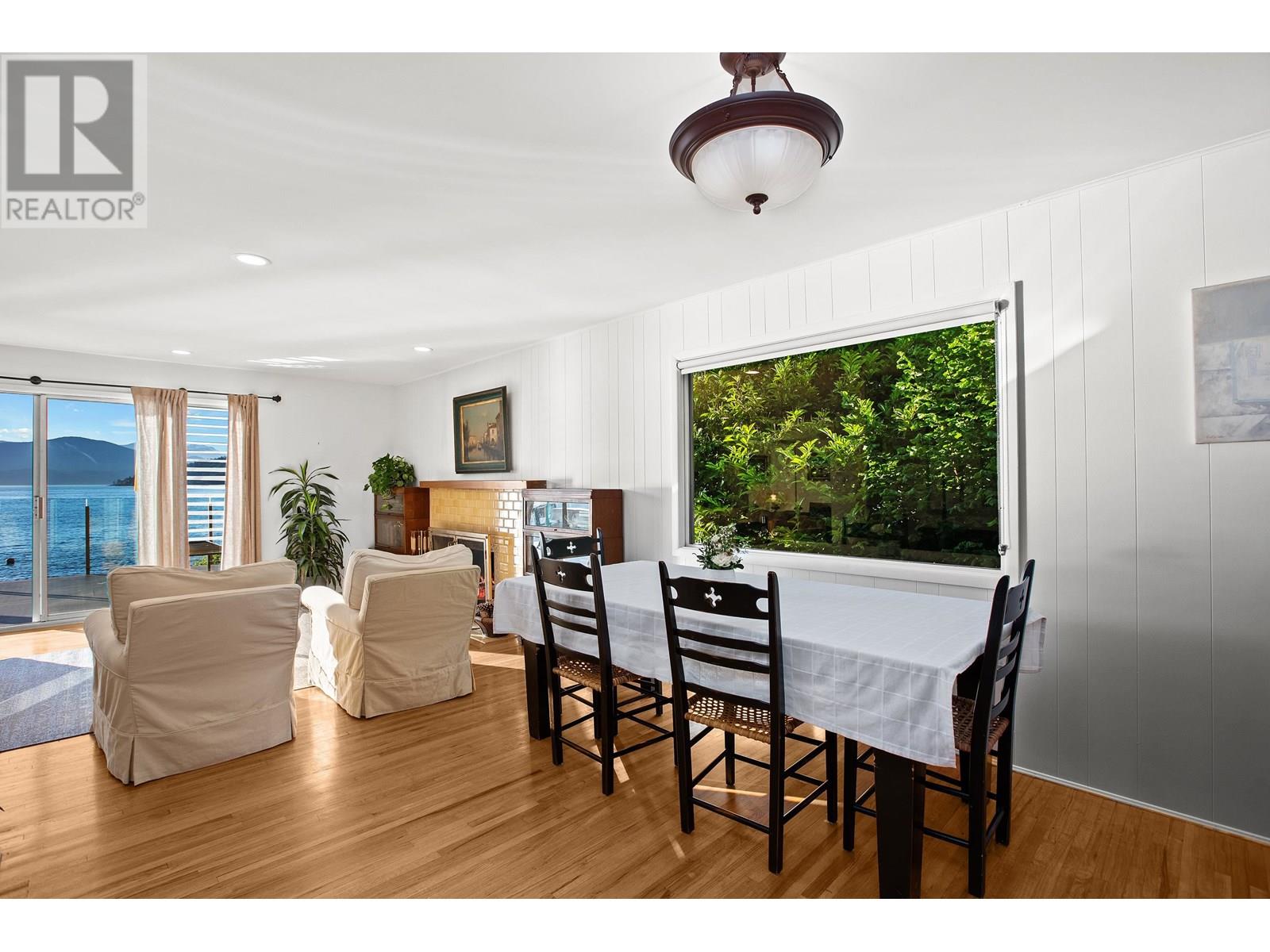 8665 LAWRENCE WAY, West Vancouver