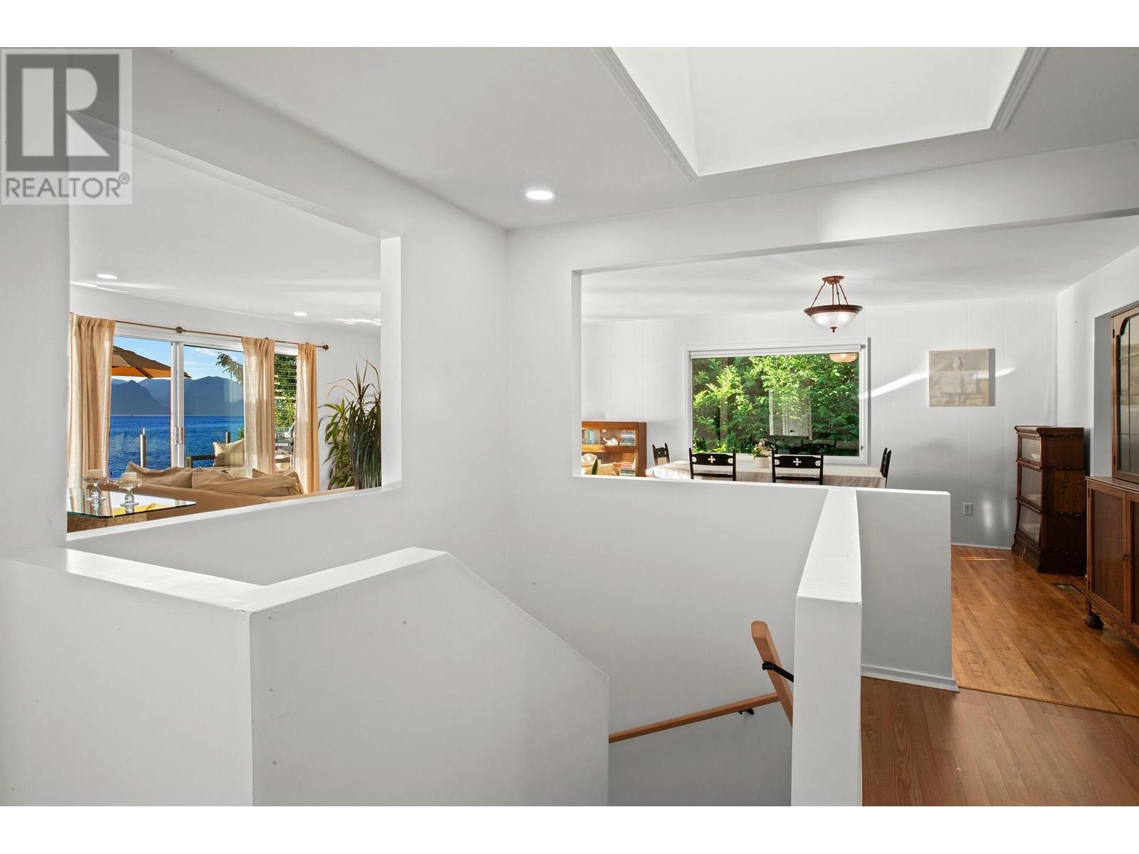 8665 LAWRENCE WAY, West Vancouver