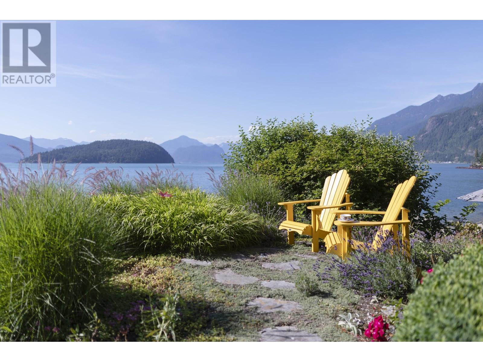 8665 LAWRENCE WAY, West Vancouver