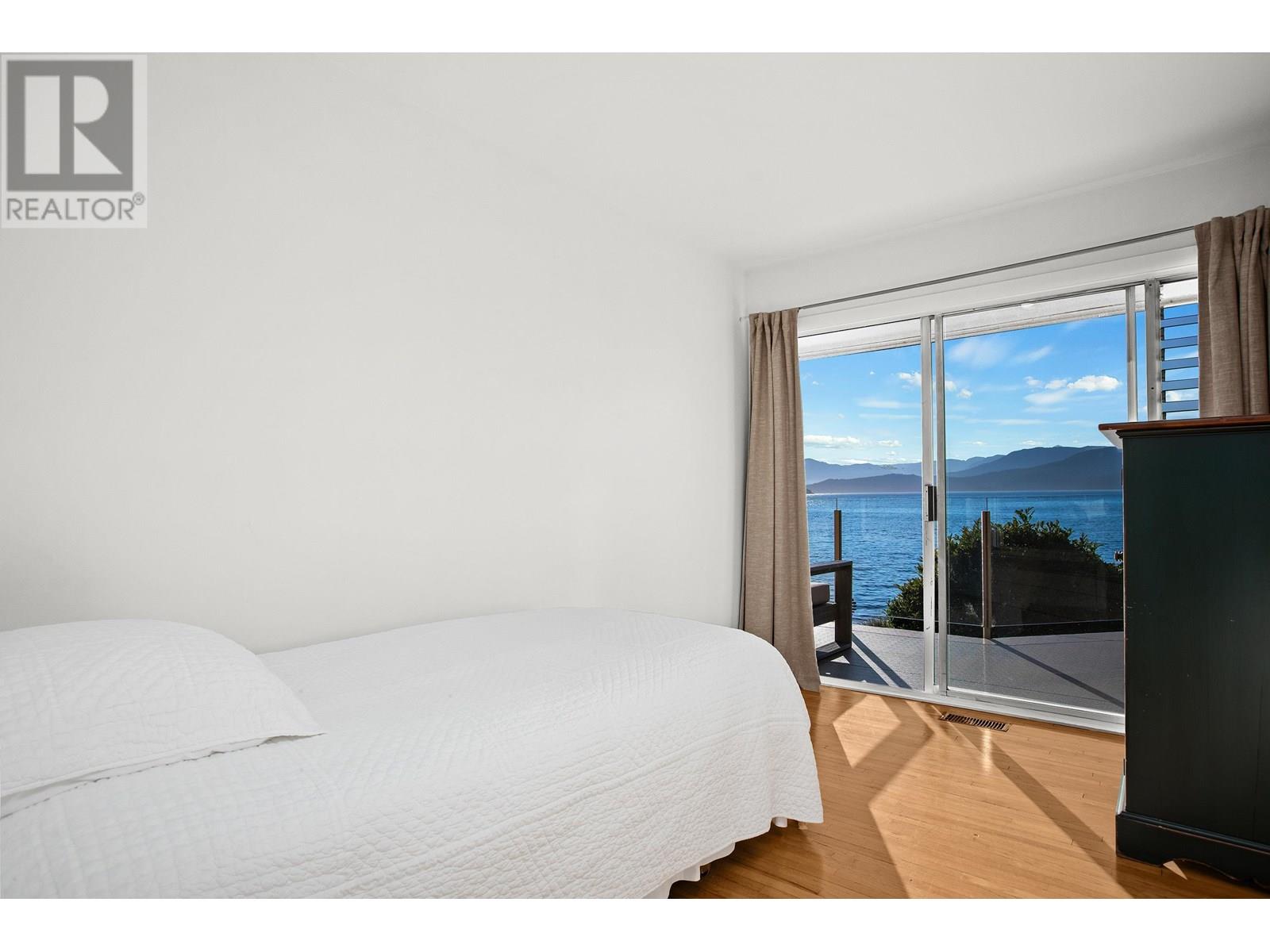 8665 LAWRENCE WAY, West Vancouver