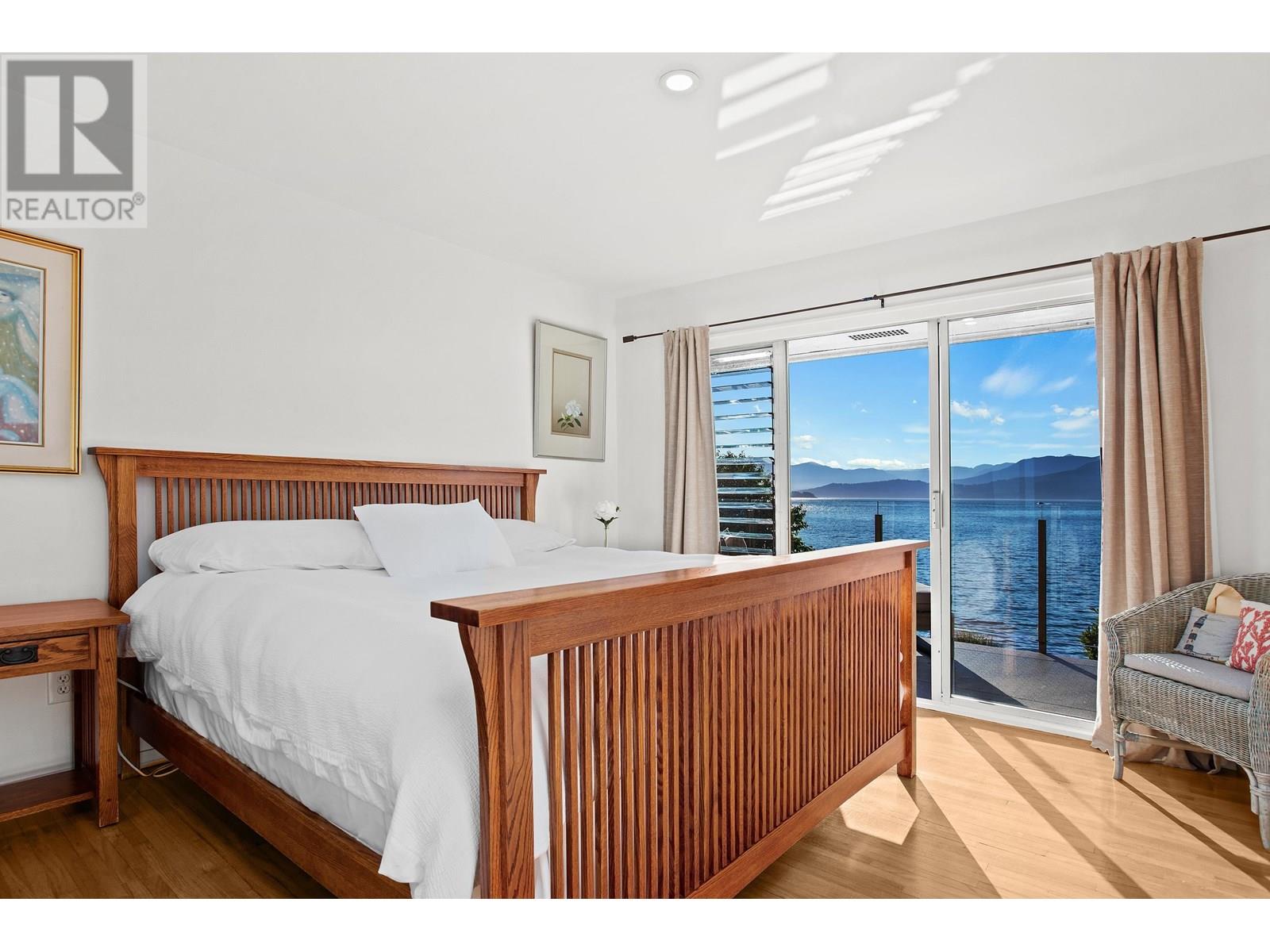 8665 LAWRENCE WAY, West Vancouver