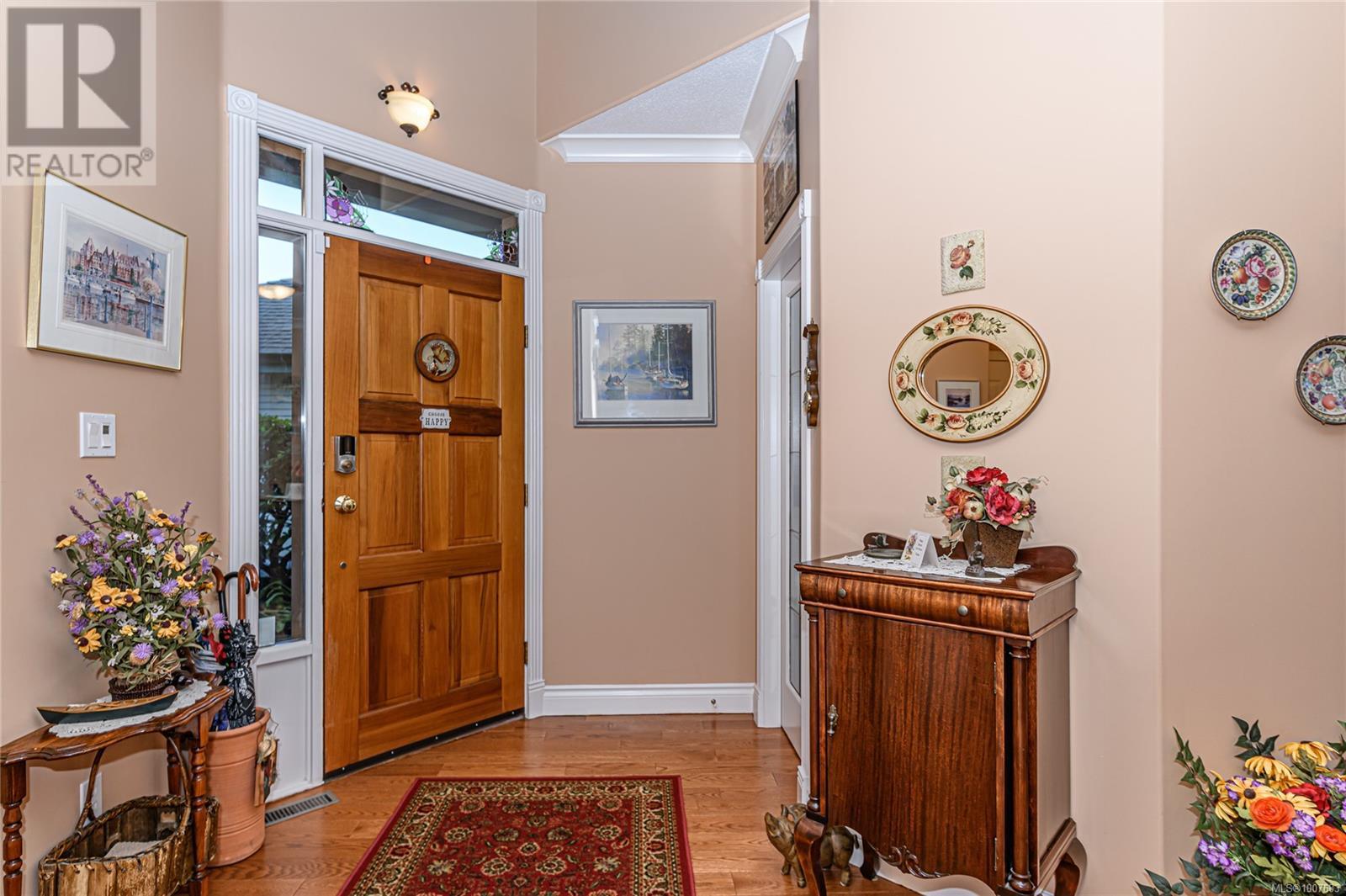 Single Family House for Sale in   Marsett Pl Royal Links North Saanich 