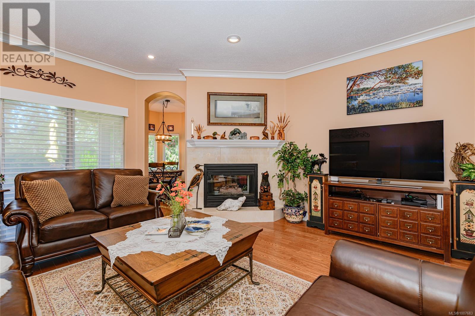Single Family House for Sale in   Marsett Pl Royal Links North Saanich 