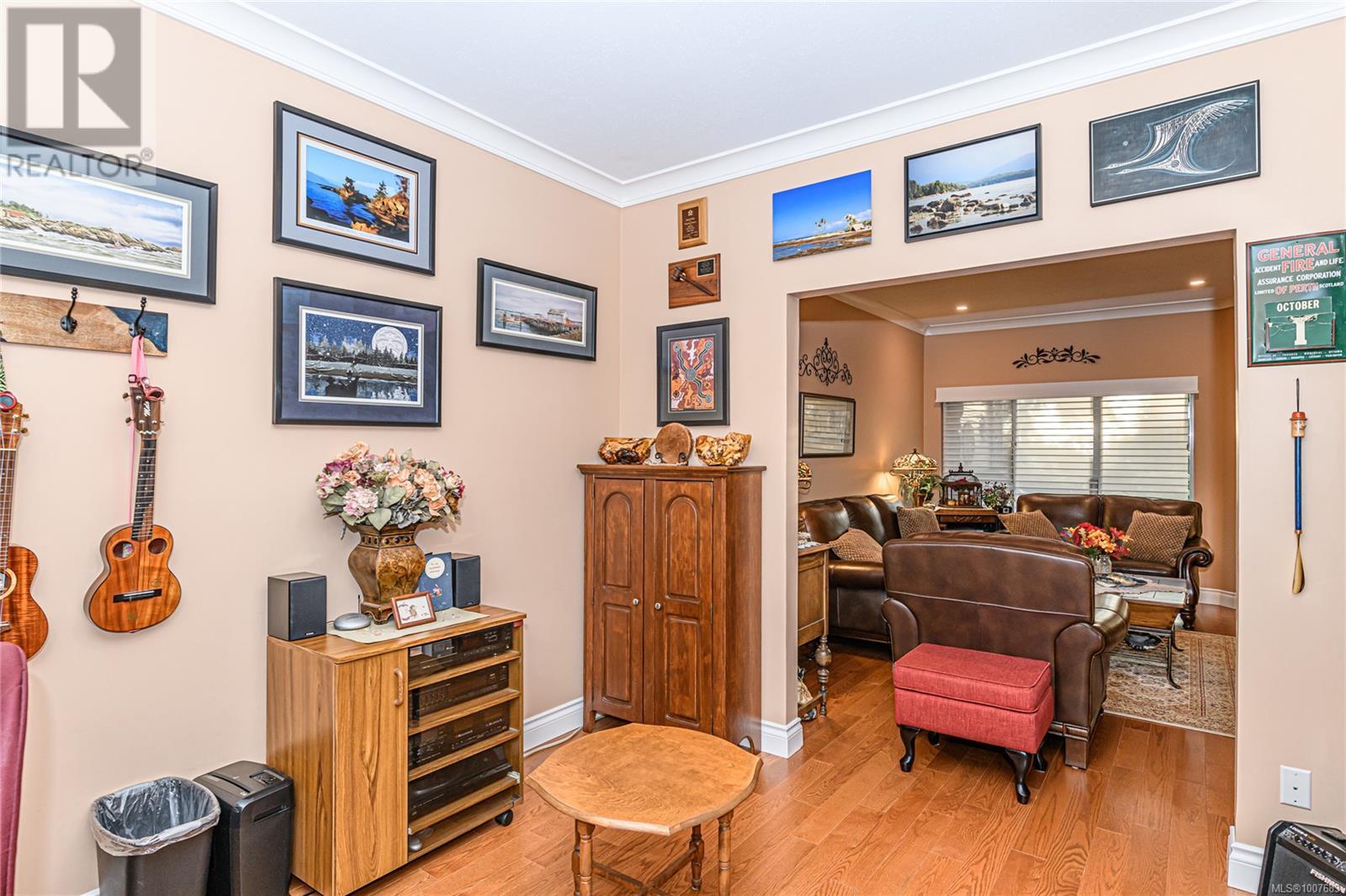 Single Family House for Sale in   Marsett Pl Royal Links North Saanich 