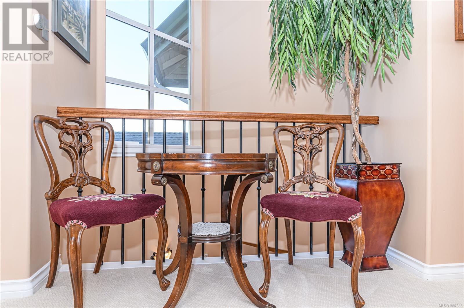 Single Family House for Sale in   Marsett Pl Royal Links North Saanich 