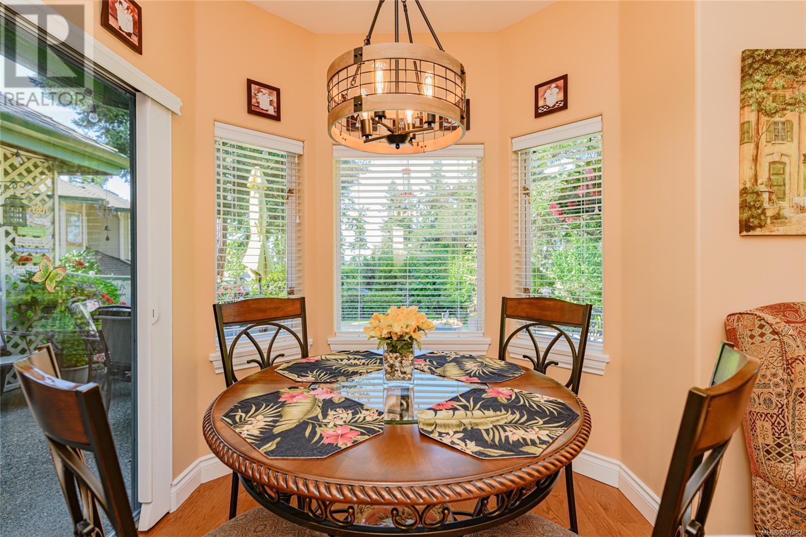 Single Family House for Sale in   Marsett Pl Royal Links North Saanich 