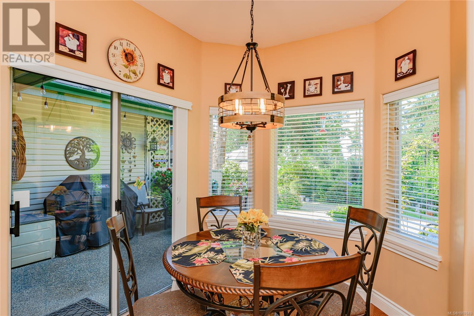 Single Family House for Sale in   Marsett Pl Royal Links North Saanich 