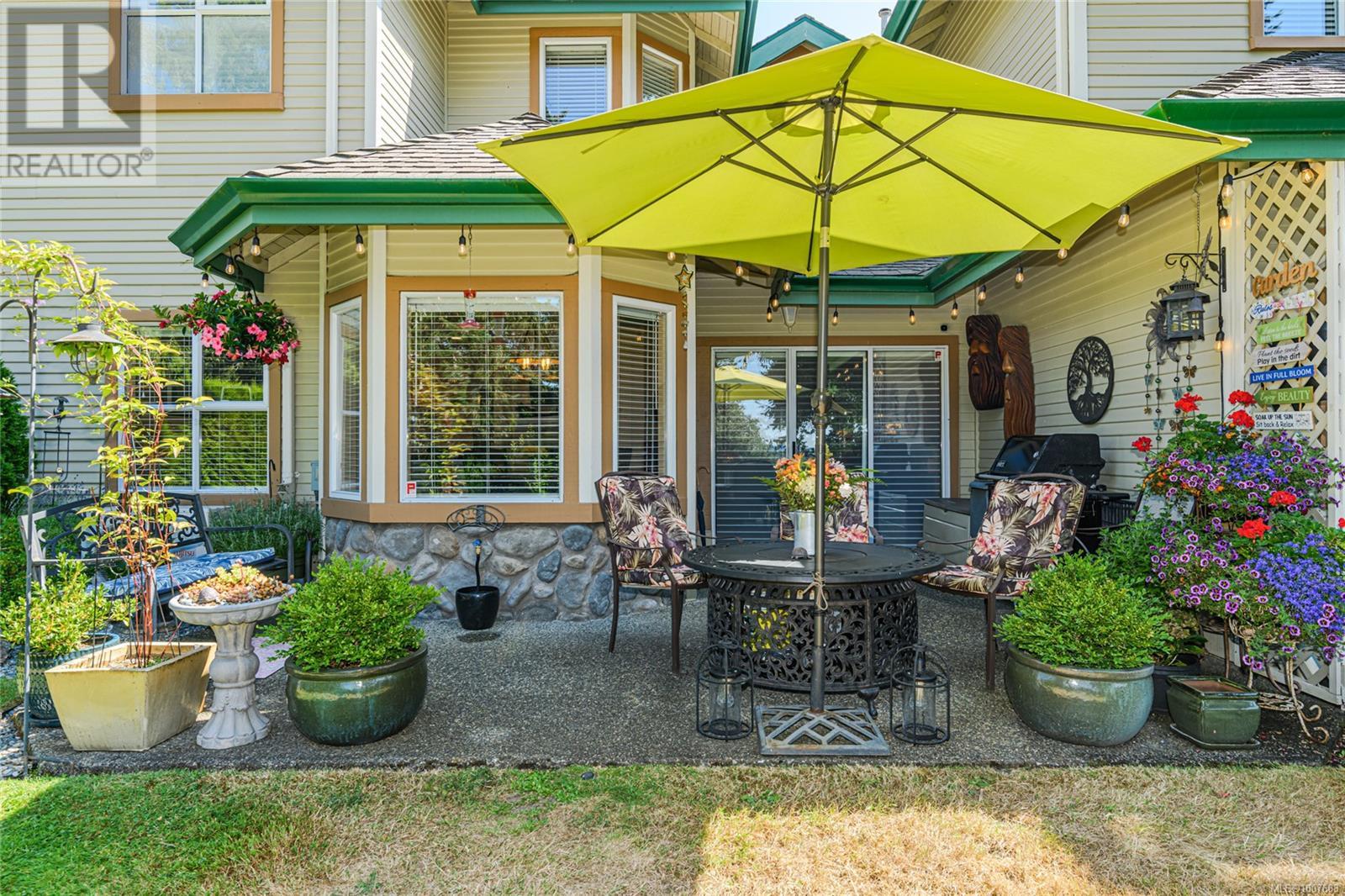 Single Family House for Sale in   Marsett Pl Royal Links North Saanich 