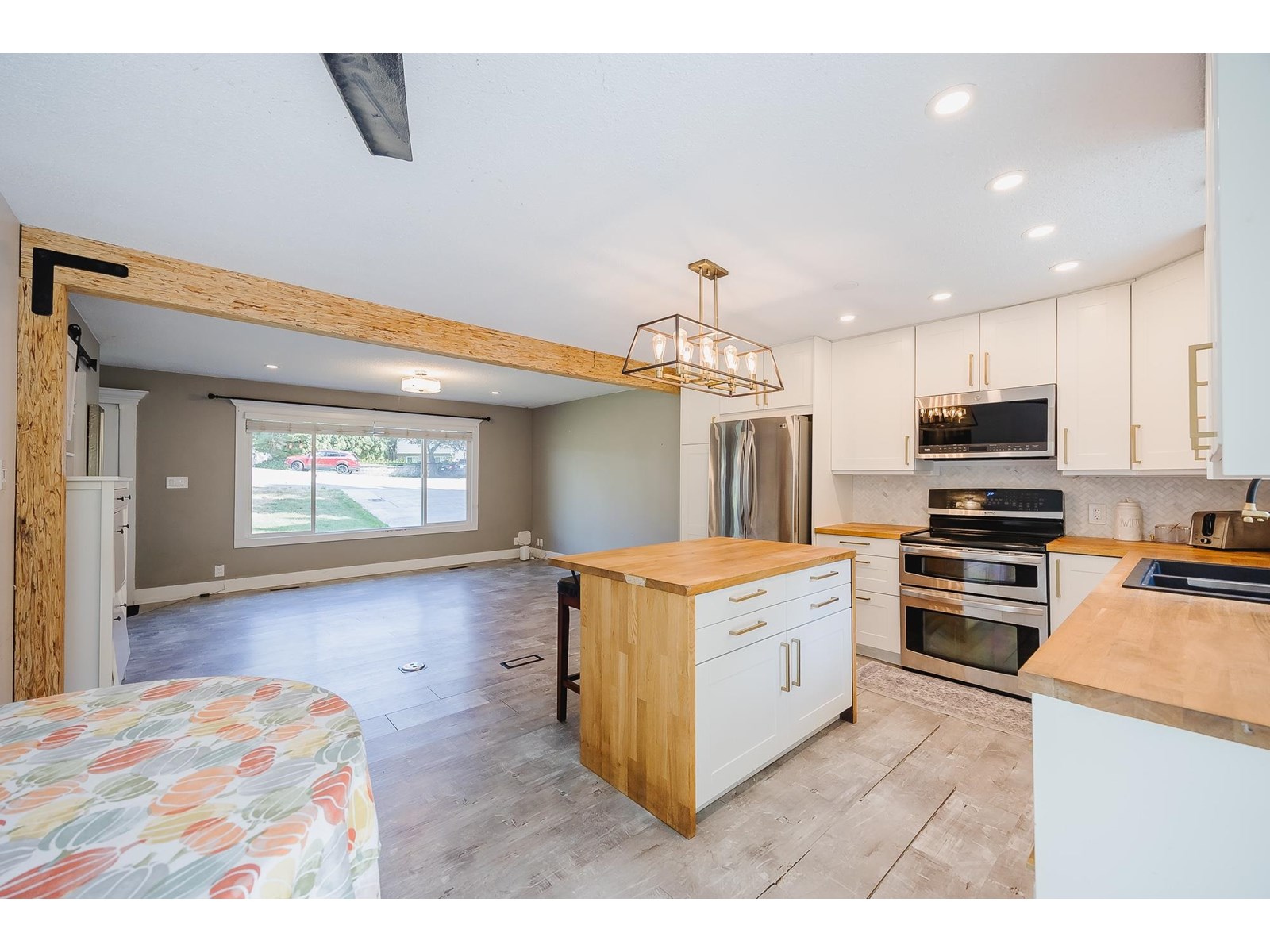 Photo 8 of 2275 Midas Street, Abbotsford BC