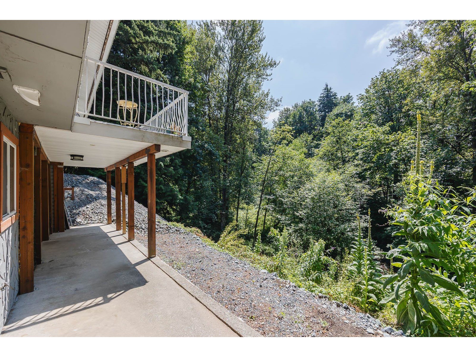 Photo 4 of 2275 Midas Street, Abbotsford BC