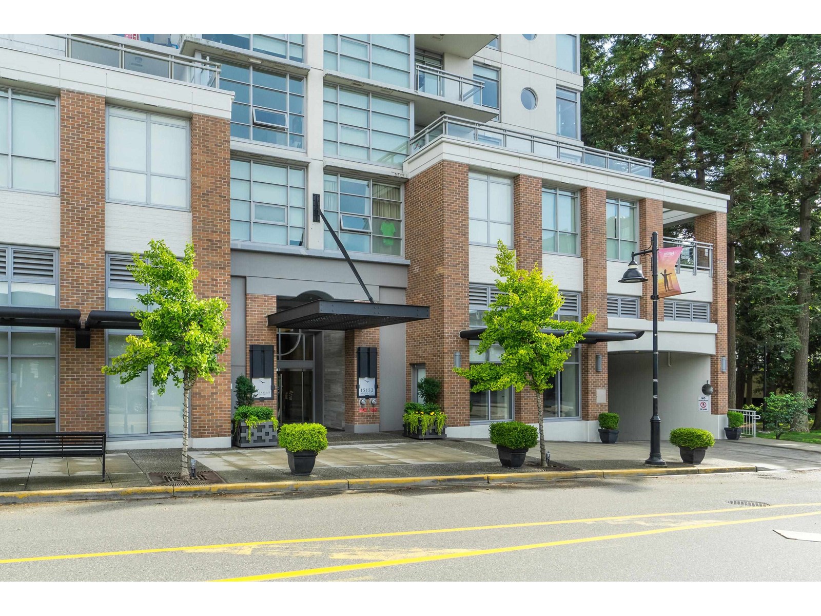 Photo 3 of 1105 15152 Russell Avenue, White Rock BC