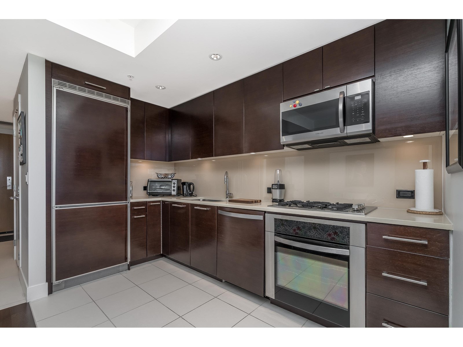 Photo 10 of 1105 15152 Russell Avenue, White Rock BC