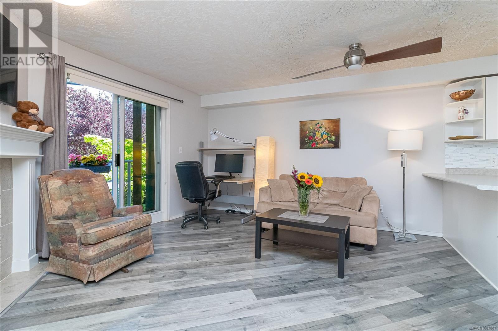 Single Family House for Sale in   Marsett Pl Park Royal Place Saanich 