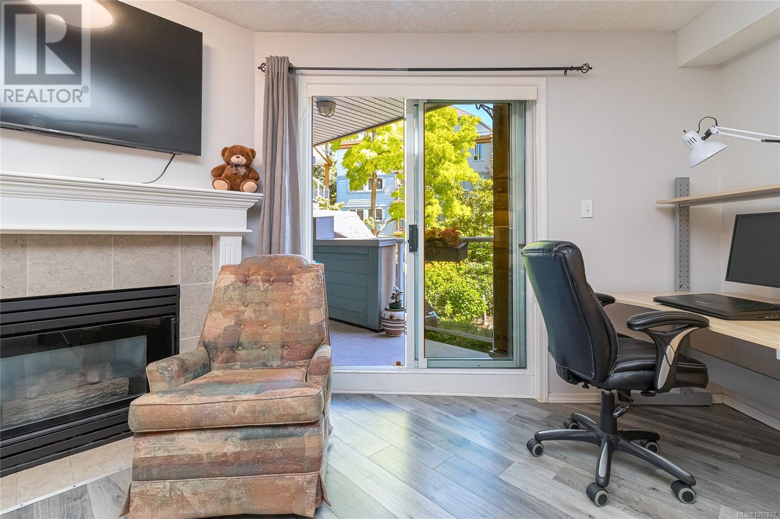Single Family House for Sale in   Marsett Pl Park Royal Place Saanich 