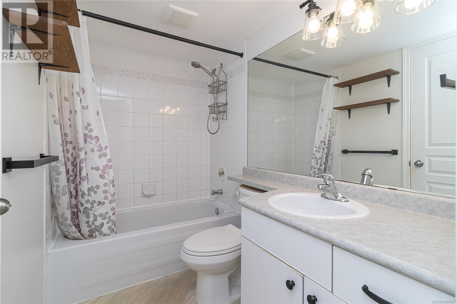 Single Family House for Sale in   Marsett Pl Park Royal Place Saanich 