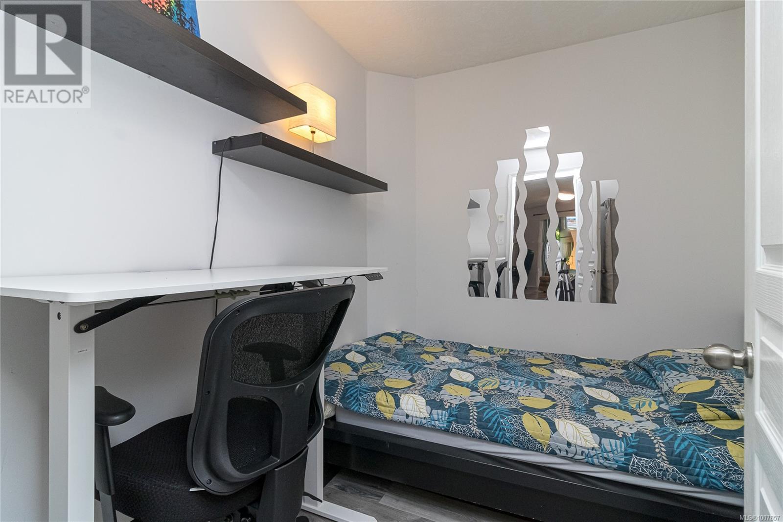 Single Family House for Sale in   Marsett Pl Park Royal Place Saanich 