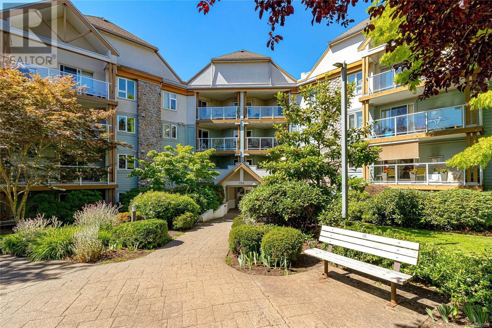 Single Family House for Sale in   Marsett Pl Park Royal Place Saanich 