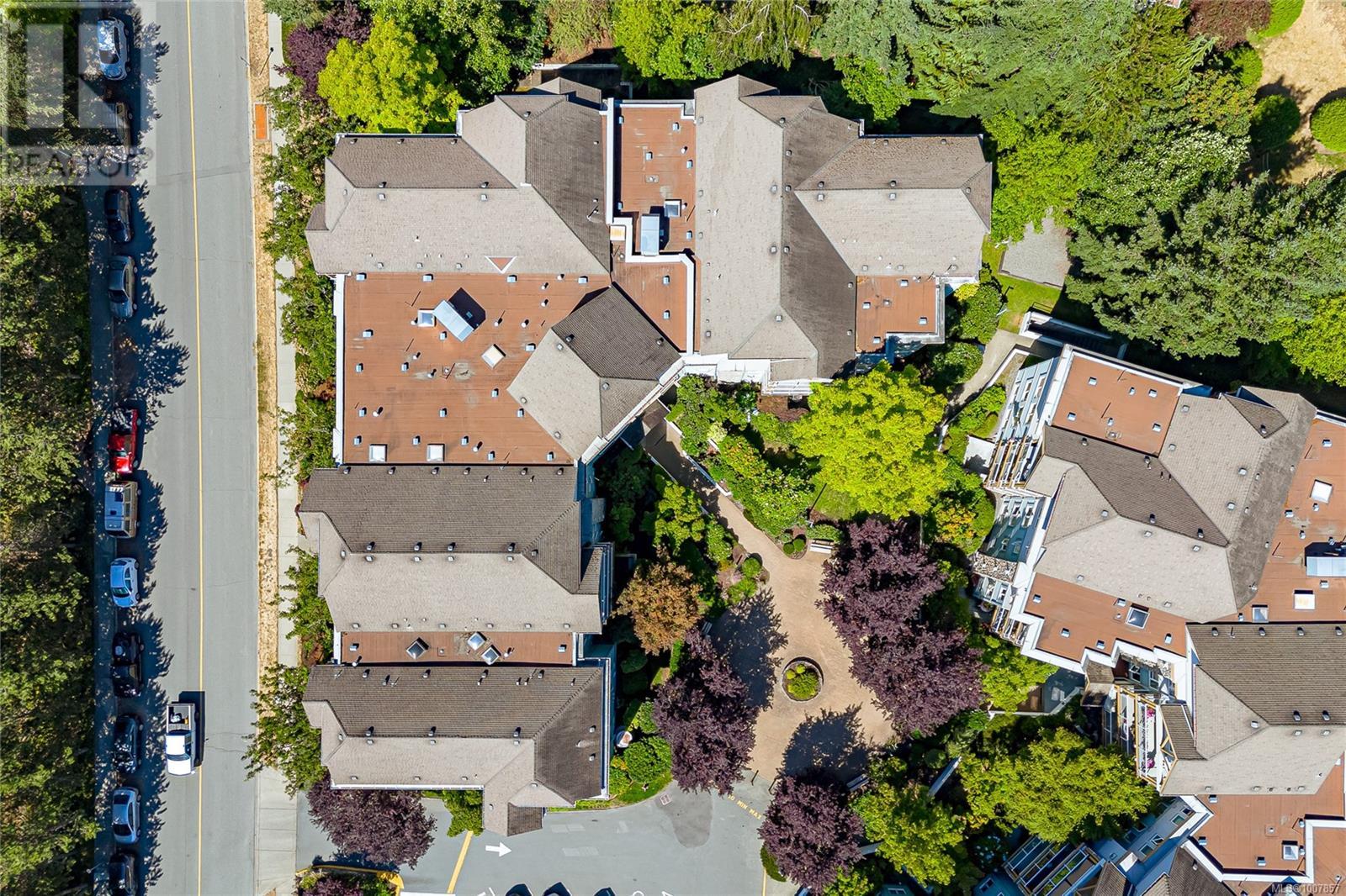Single Family House for Sale in   Marsett Pl Park Royal Place Saanich 