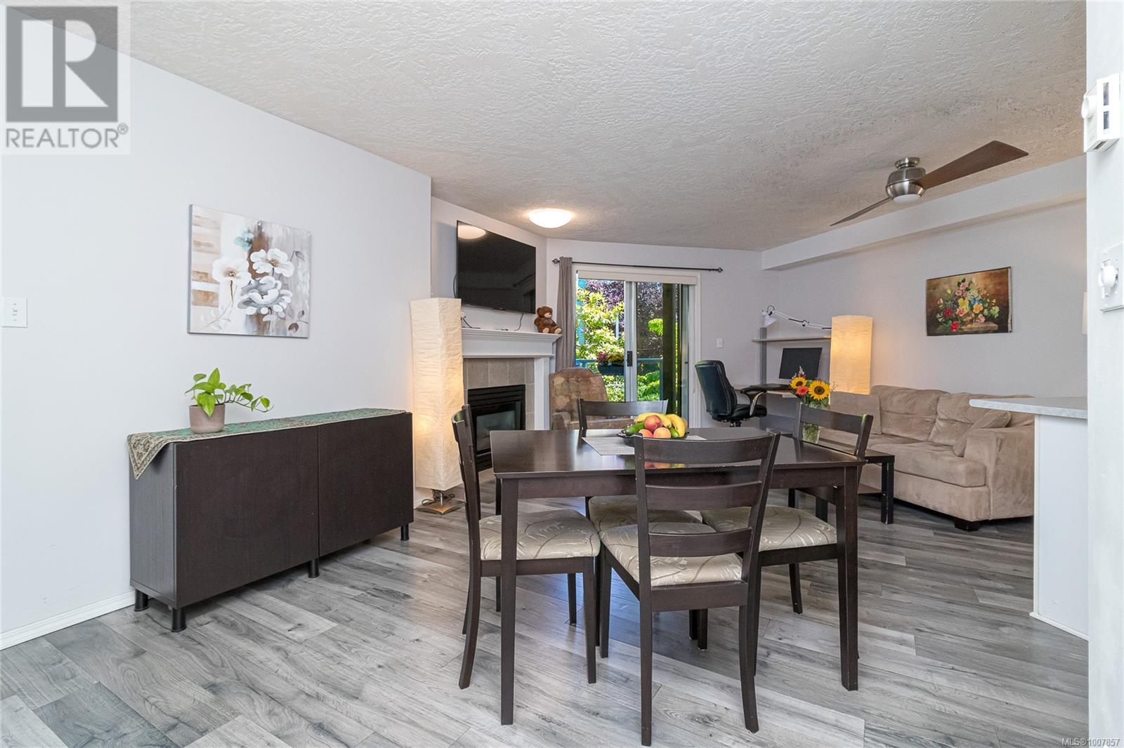 Single Family House for Sale in   Marsett Pl Park Royal Place Saanich 