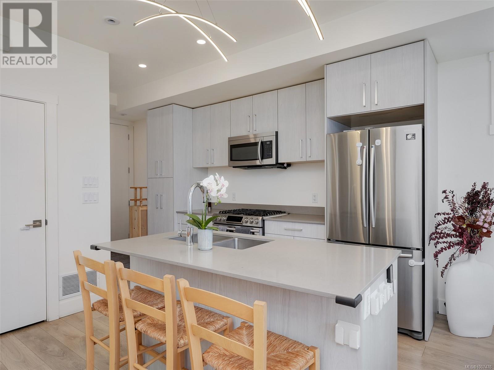 Photo 8 of 103 3331 Radiant Way, Langford BC