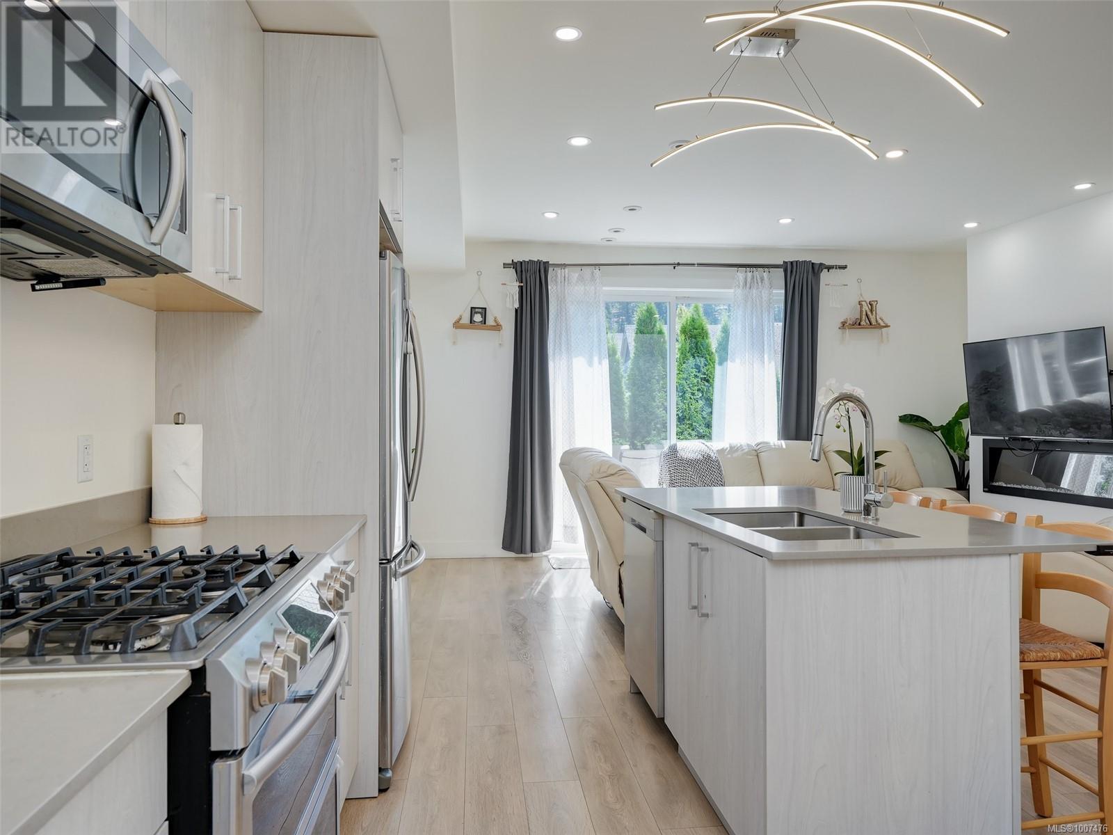 Photo 9 of 103 3331 Radiant Way, Langford BC
