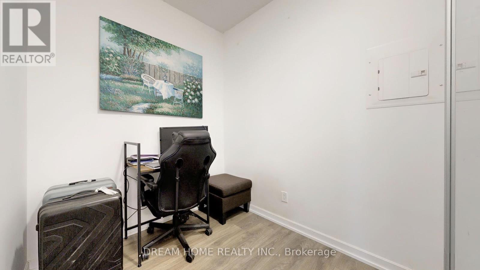 Photo 3 of 2303 56 Forest Manor Road, Toronto ON
