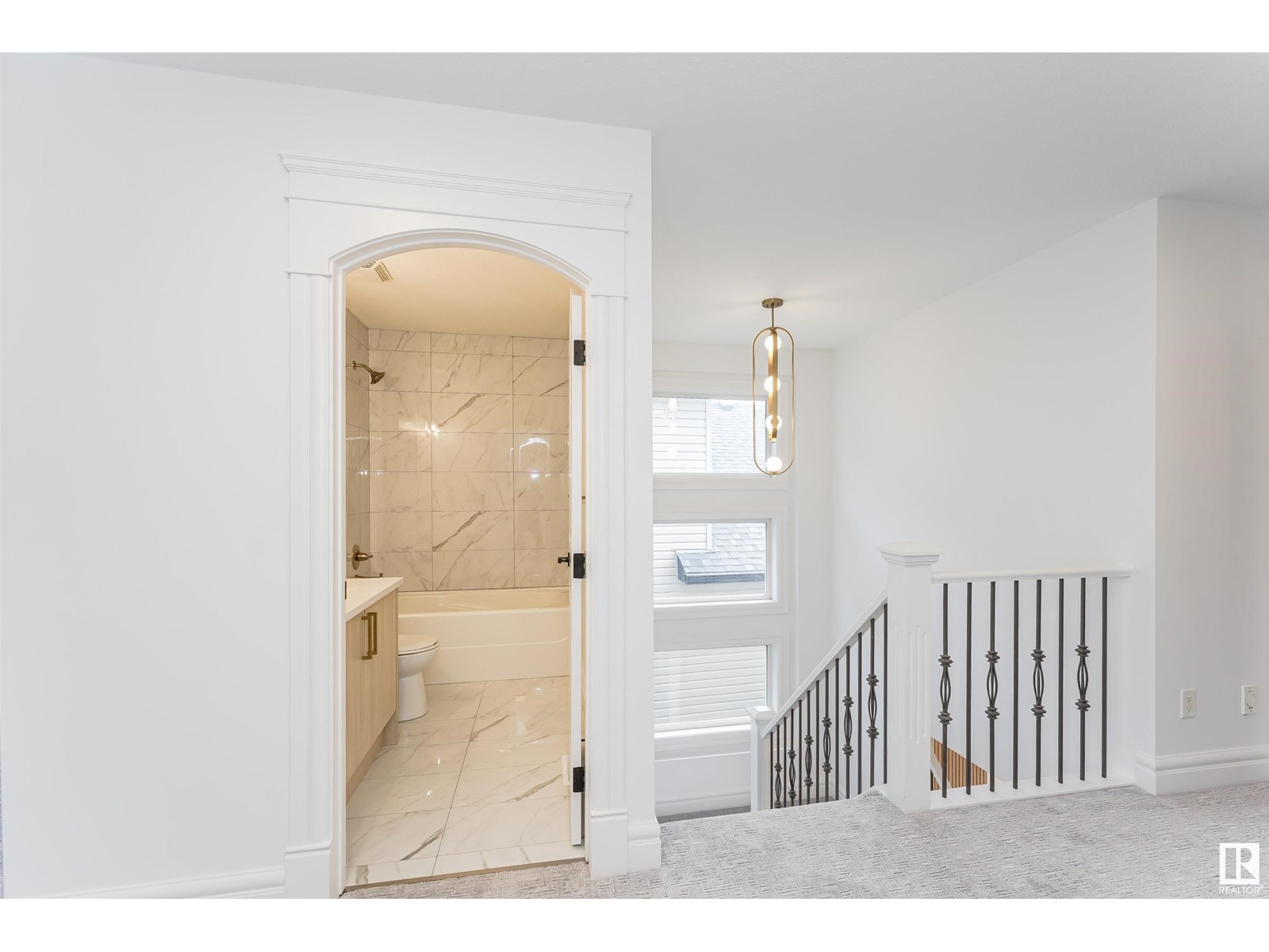 Photo 11 of 7363 Singer Wy Nw, Edmonton AB