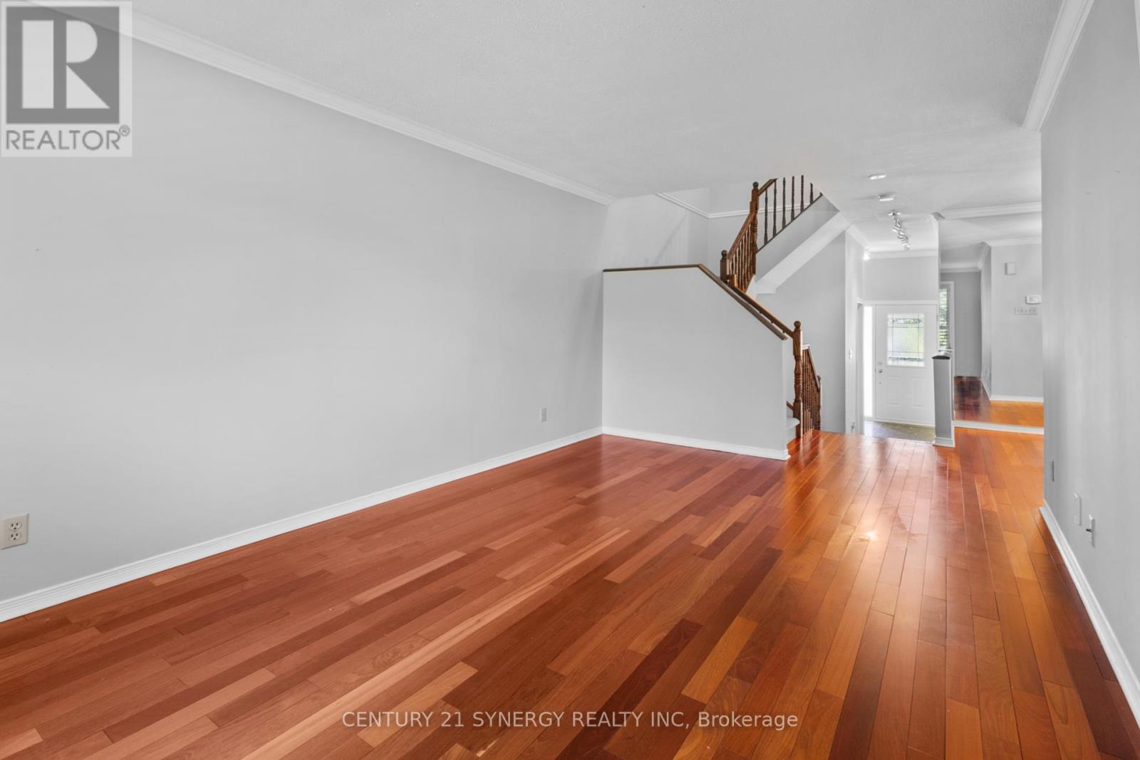 Photo 13 of 62 Stonebriar Drive, Ottawa ON