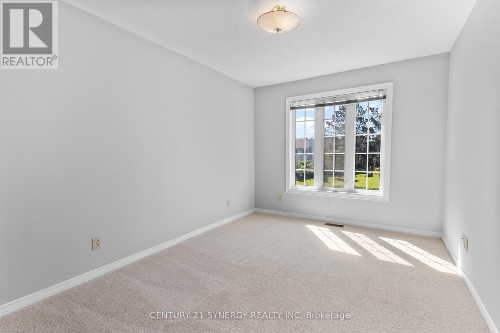 Photo 23 of 62 Stonebriar Drive, Ottawa ON