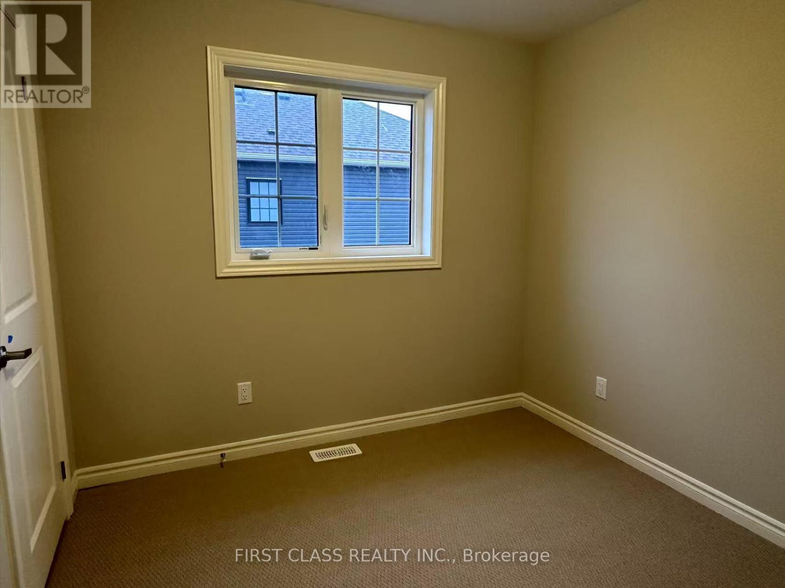 Photo 34 of 279 Springfield Crescent, Clearview ON