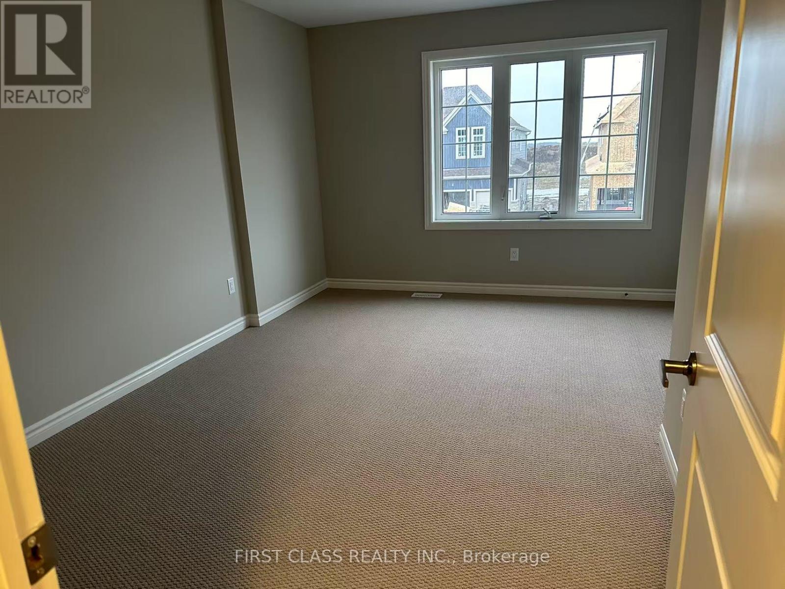Photo 32 of 279 Springfield Crescent, Clearview ON