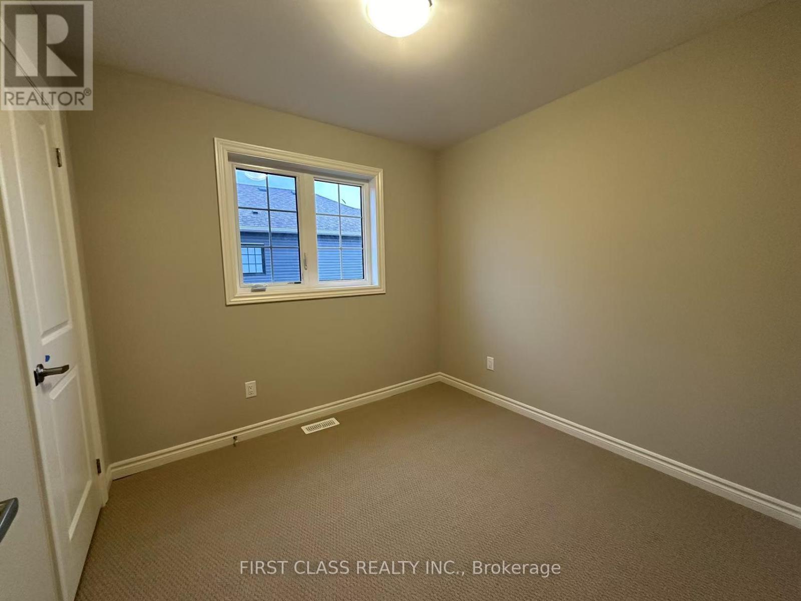 Photo 47 of 279 Springfield Crescent, Clearview ON