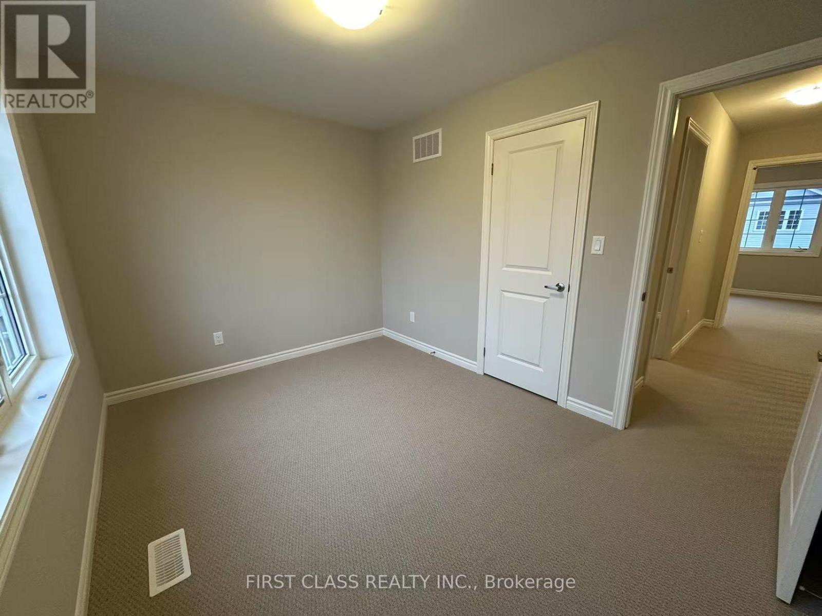Photo 3 of 279 Springfield Crescent, Clearview ON
