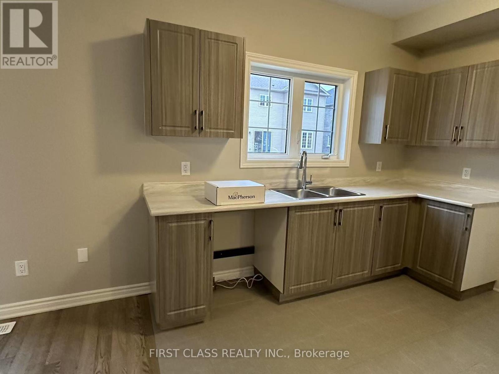 Photo 46 of 279 Springfield Crescent, Clearview ON