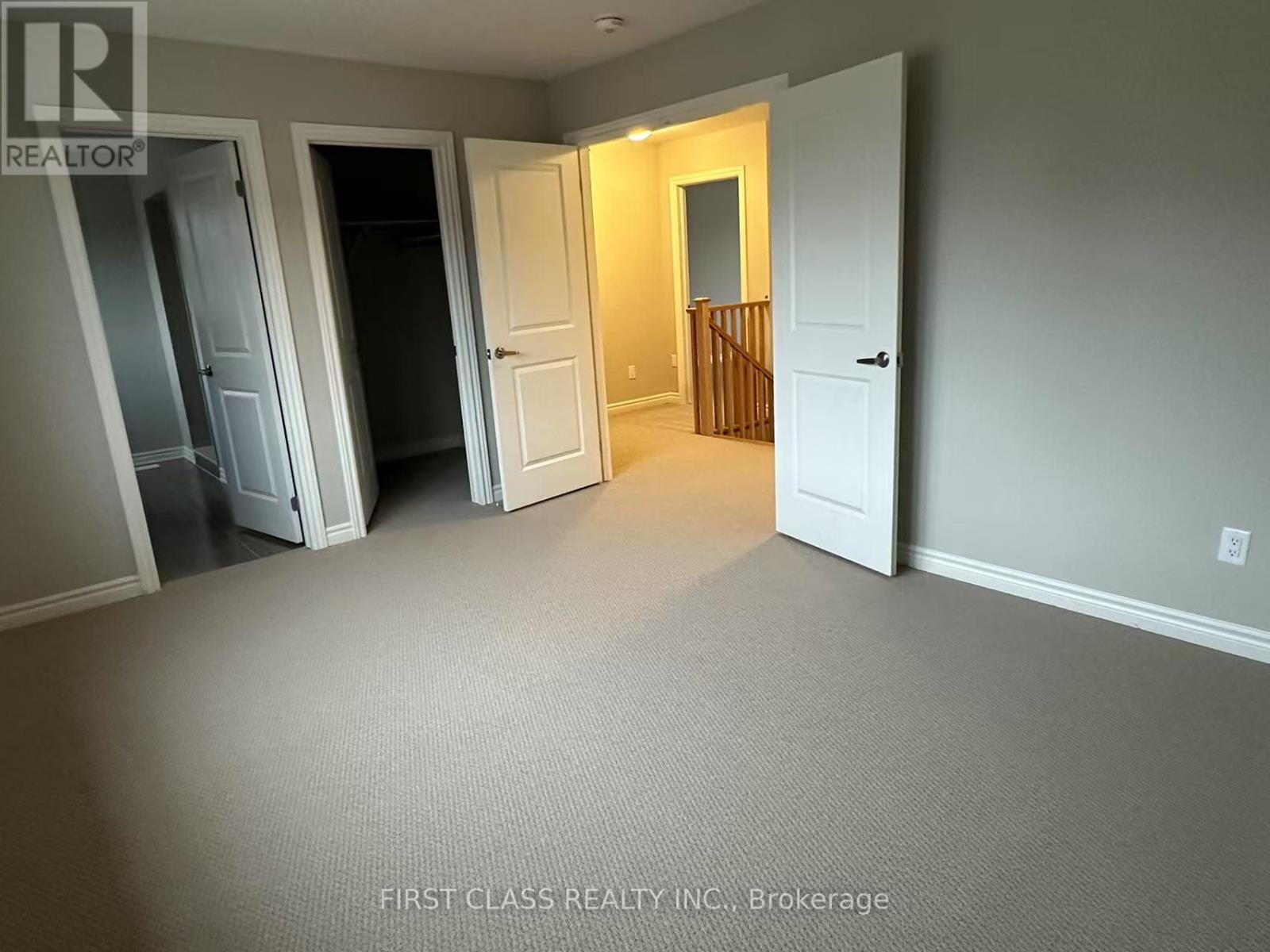 Photo 2 of 279 Springfield Crescent, Clearview ON
