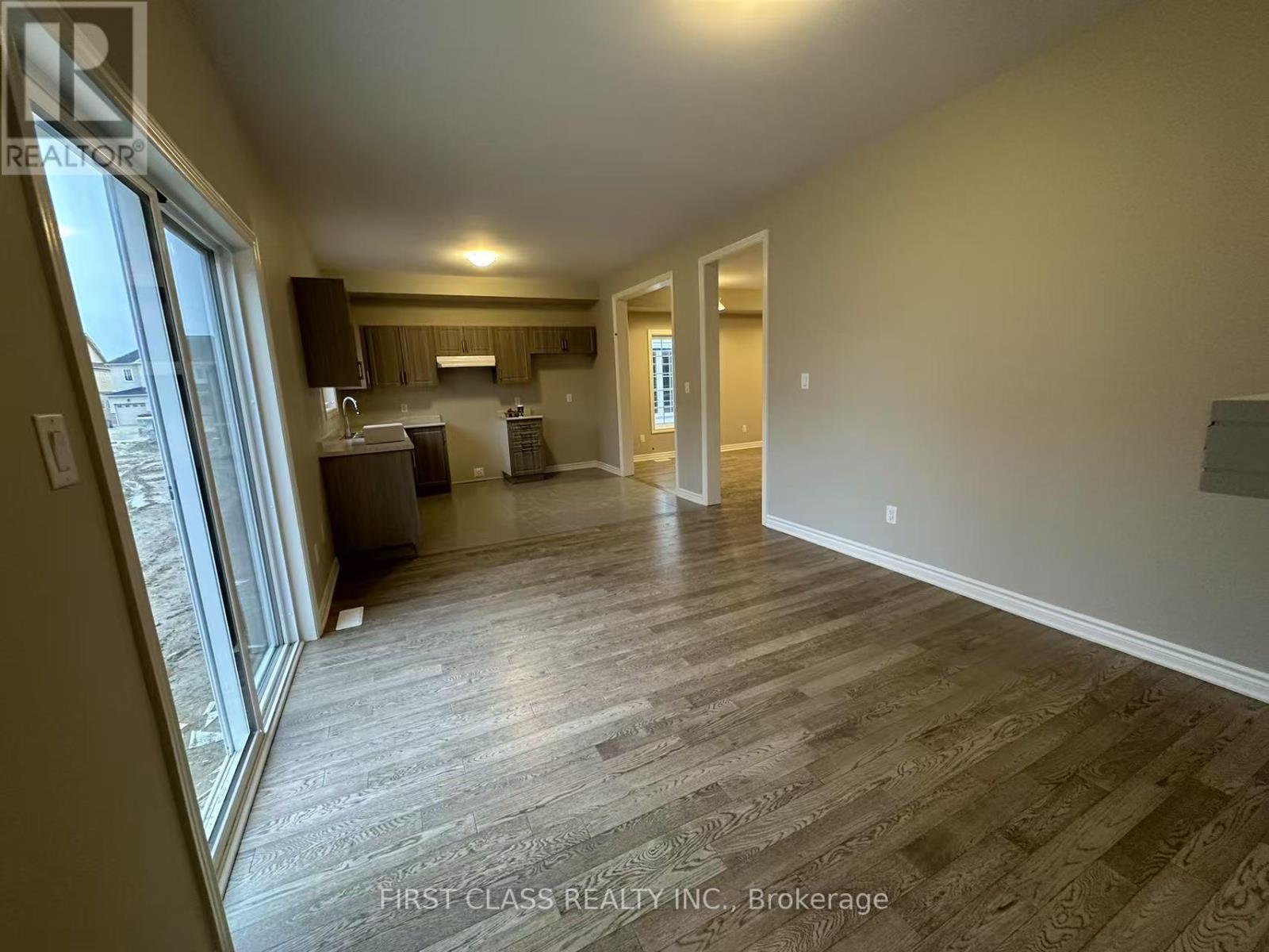 Photo 30 of 279 Springfield Crescent, Clearview ON