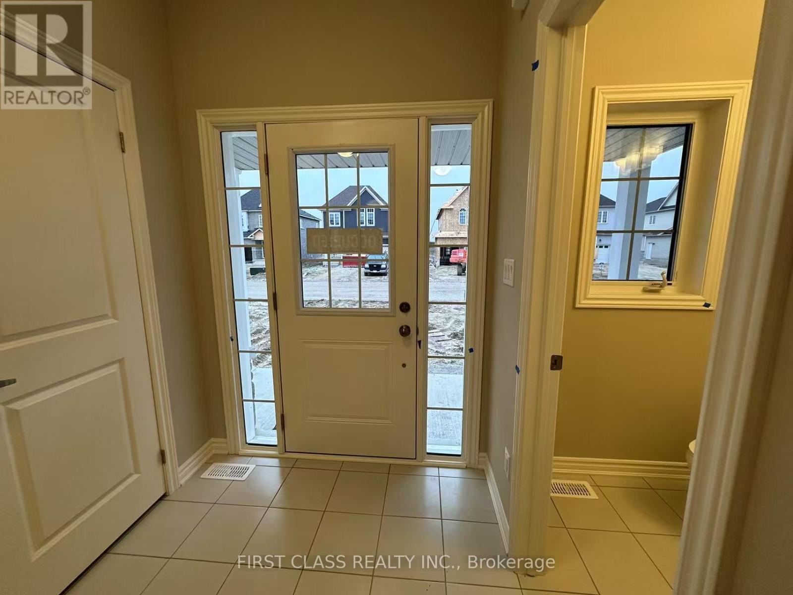 Photo 19 of 279 Springfield Crescent, Clearview ON