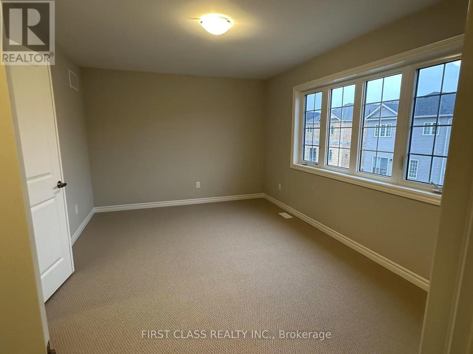 Photo 28 of 279 Springfield Crescent, Clearview ON