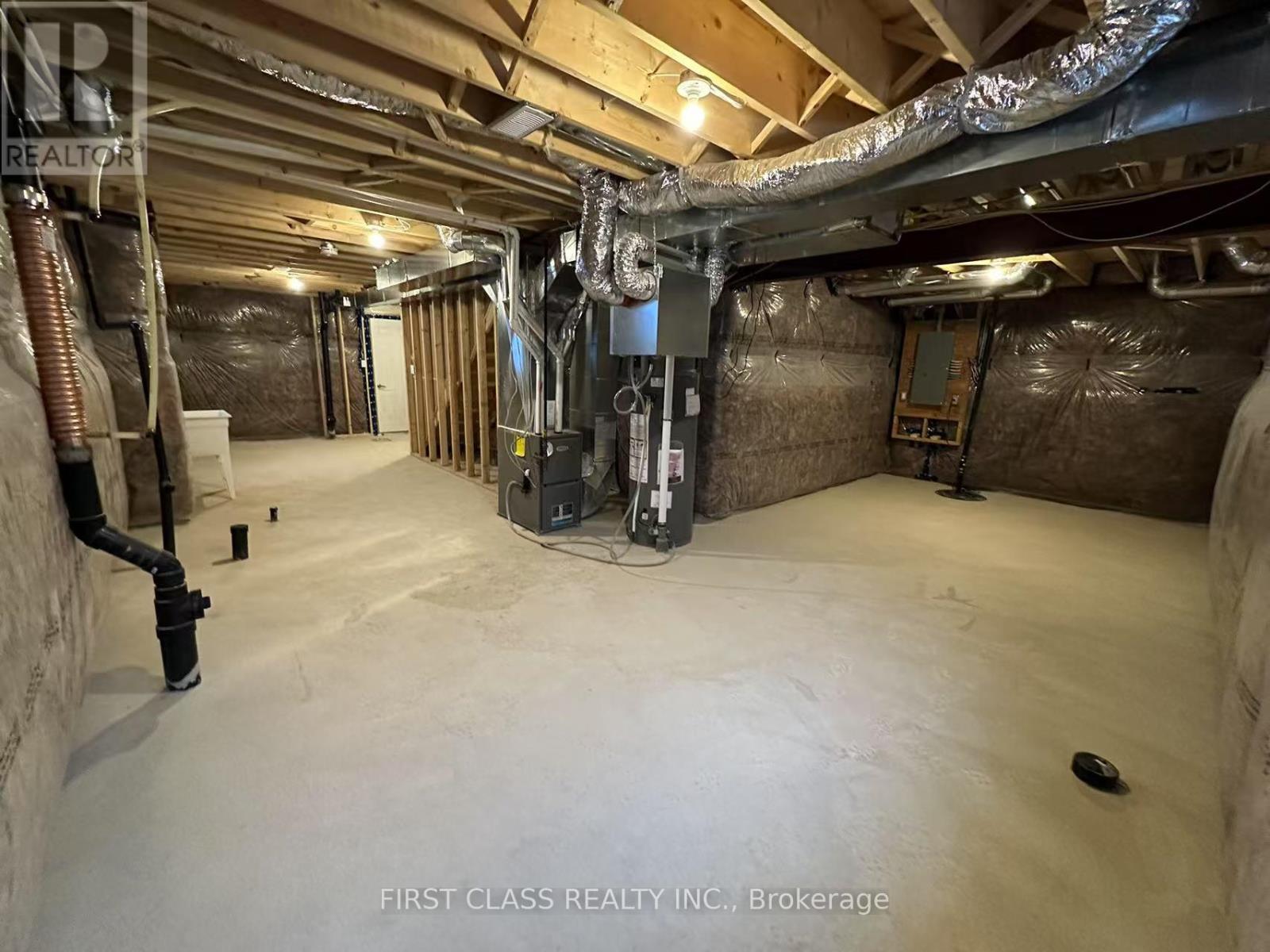 Photo 10 of 279 Springfield Crescent, Clearview ON