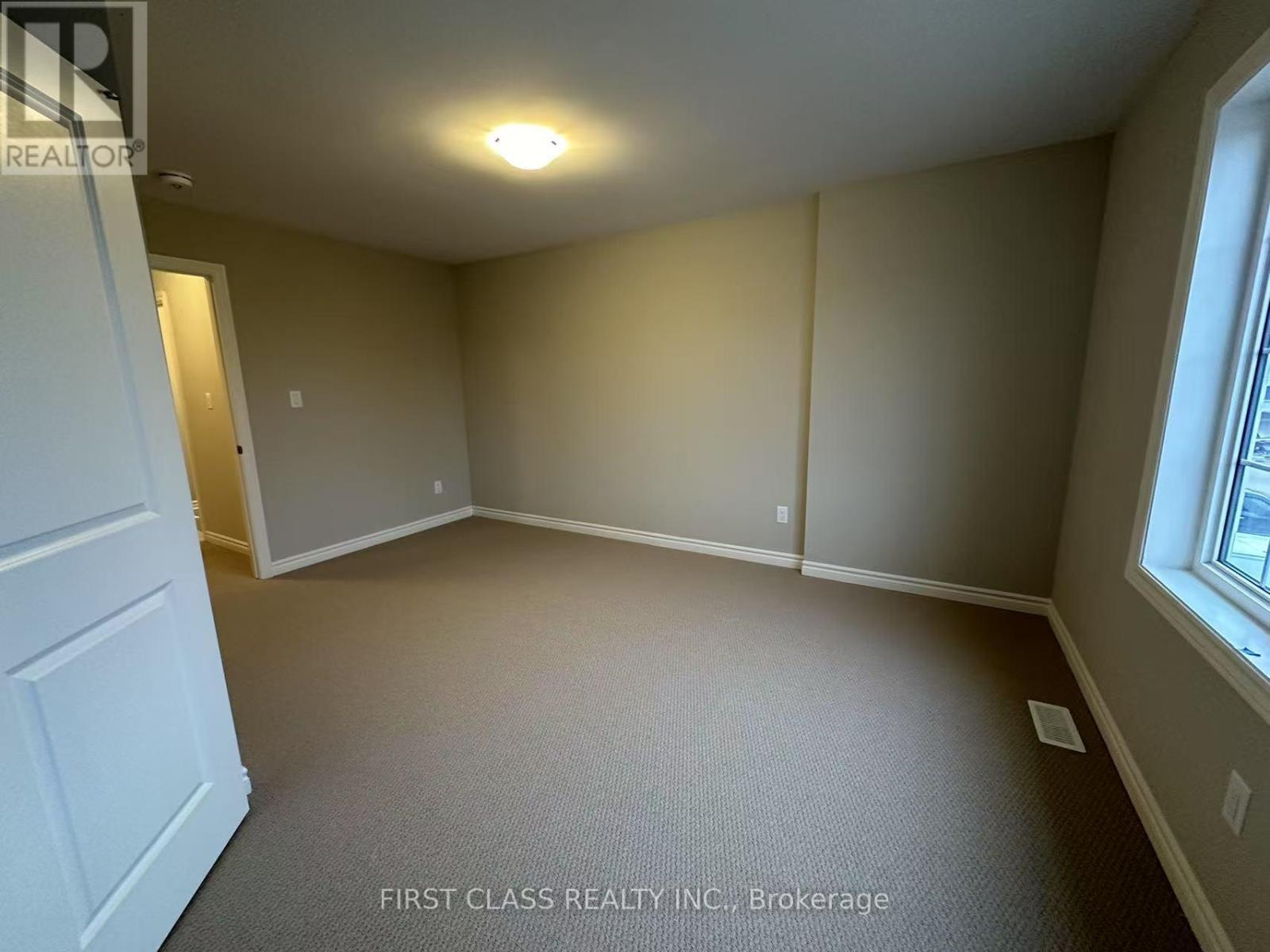 Photo 44 of 279 Springfield Crescent, Clearview ON