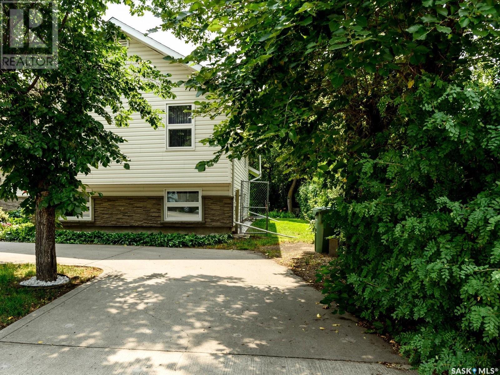 Photo 9 of 1617 6th Avenue N, Regina SK